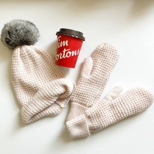 Indigo pale pink mittens and toque NWOT